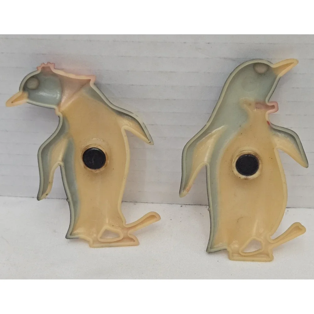 Vtg 1980s SNP Chicago Penguin Refrigerator Magnets Pair - Hong Kong Retro Kitsch
